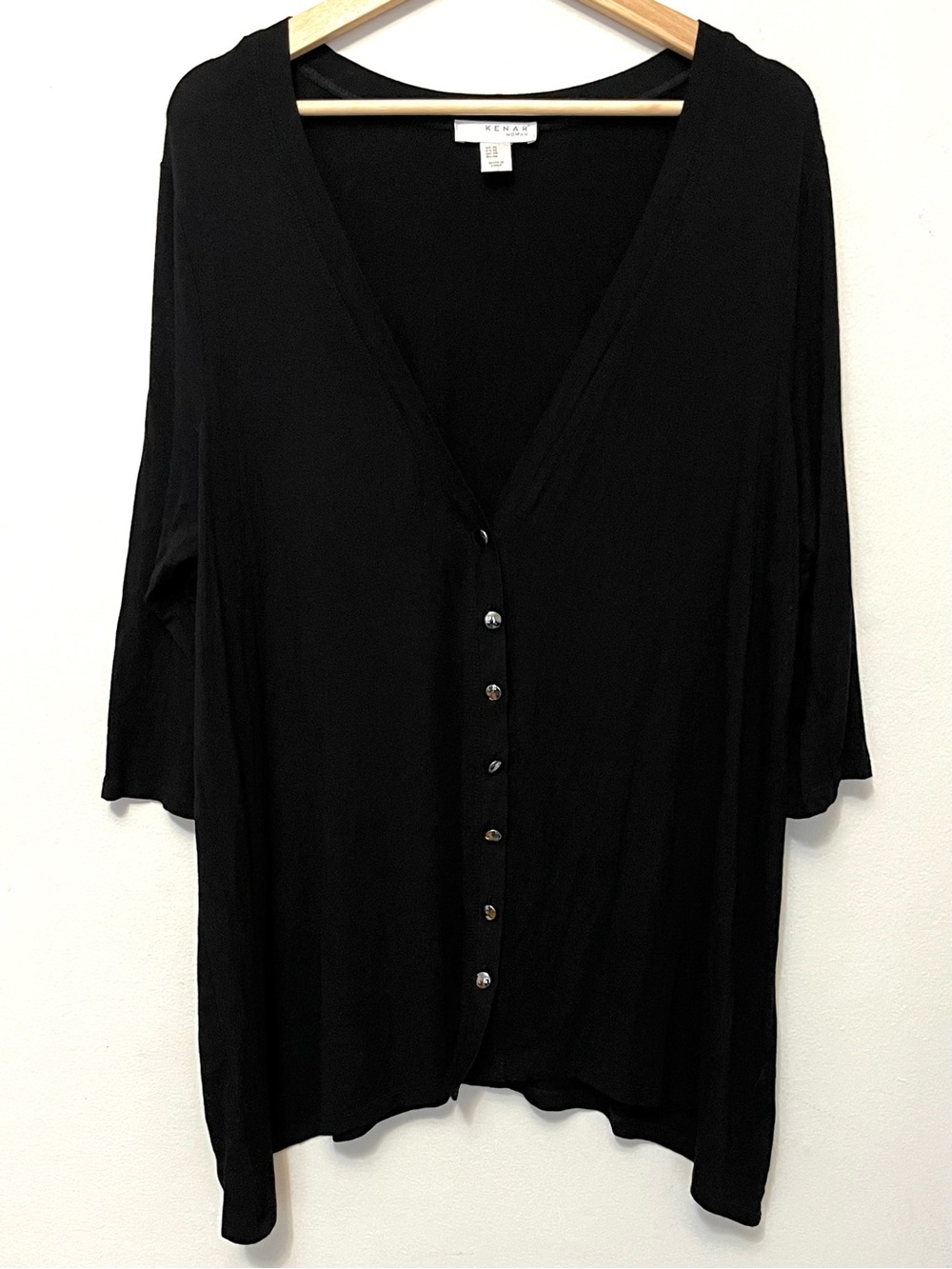 Kenar • 1X • Black V-Neck 1/2 Sleeve Button Front Women's Top